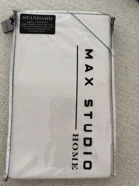 NWT/Max Studio Home 100%Cotton 300 thread count standard set of (2) pillowcases